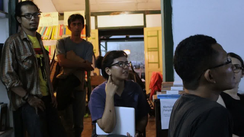 1280px-Diskusi_Proyek_Nenek_di_KUNCI_Cultural_Studies_12